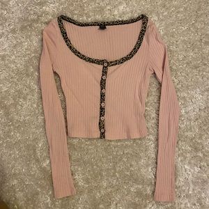 Pink button up long sleeve 💖